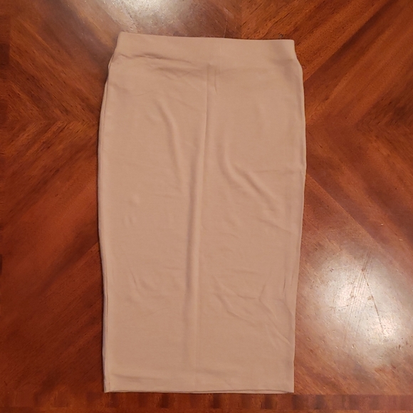 Forever 21 Long Skirt Cream Peach Women's Size Small - Picture 2 of 4